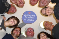 Gruppenfoto zum 22. Oktober "Welttag des Stotterns"