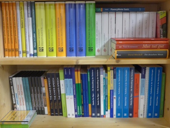 ausleihe-bücher-stottern-in-köln Blick auf die Ausleih-Bücher von Stottern in Köln